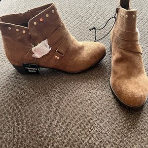 New! Women’s A.N.A Memory Foam Booties